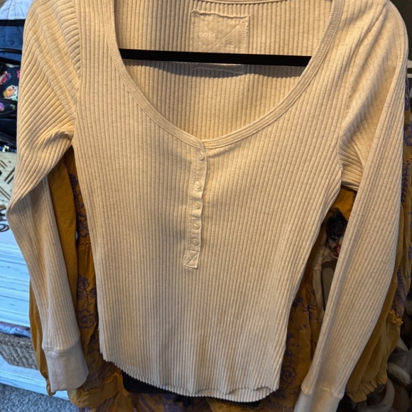 American Eagle Aerie Long Sleeve Ribbed V Neck NWOT Size SM - Picture 3 of 4